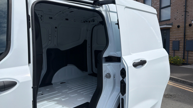 Ford Transit Courier Diesel 1.5 EcoBlue Trend Van - Image 5